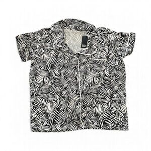 Studio Badgley Mischka Black Tiger Print Short Sleeve & short pajamas set NWT